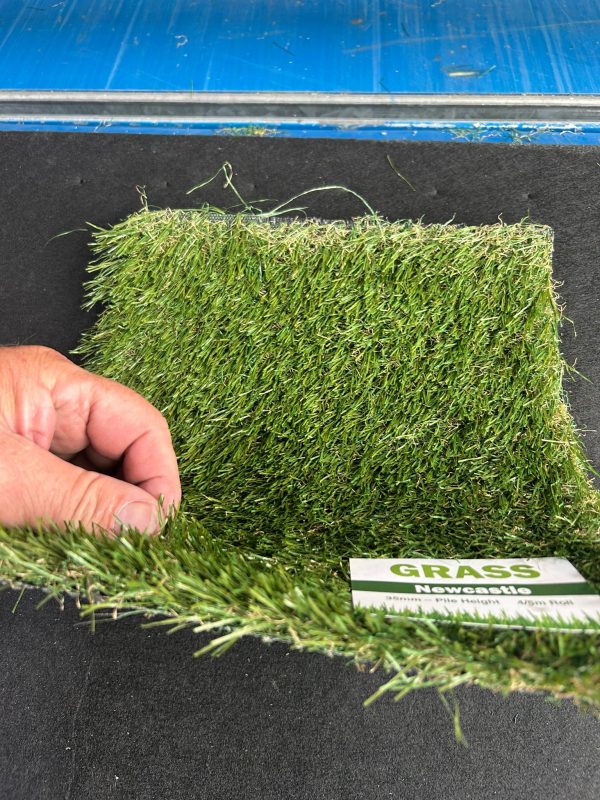 Newcastle Artificial Grass 38mm - 1m x 1m - Image 2